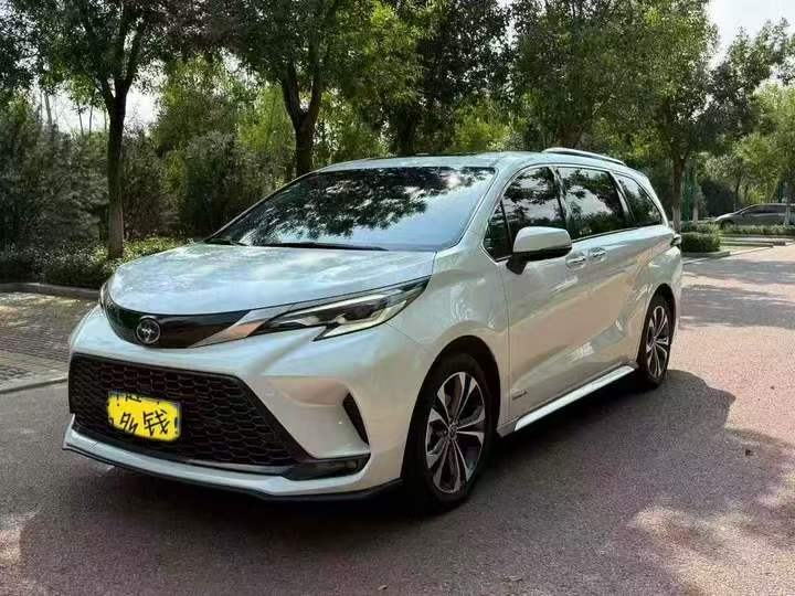济宁24年丰田格瑞维亚3