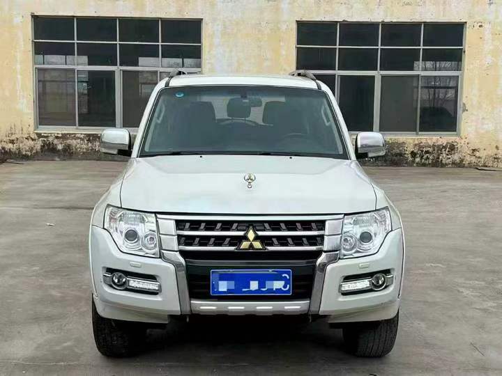 济宁20年三菱帕杰罗1
