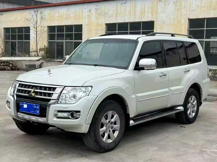 济宁20年三菱帕杰罗2