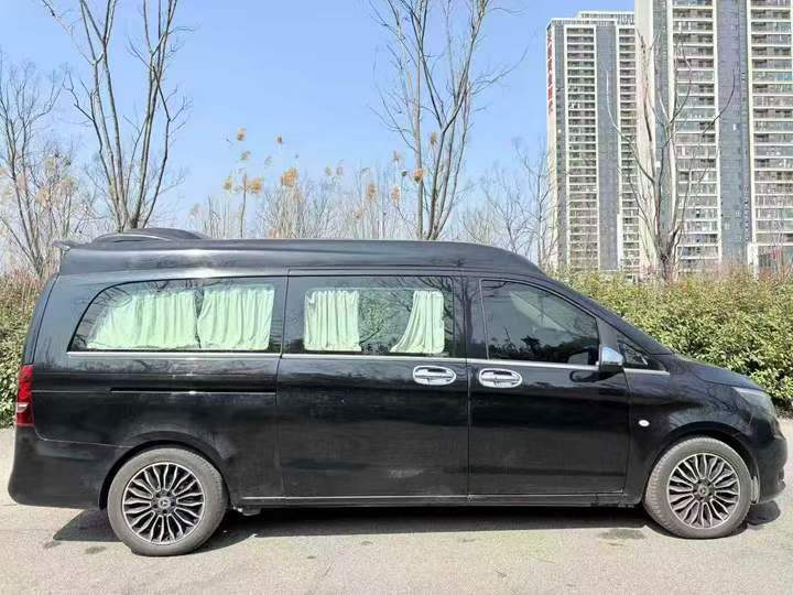 宜昌21年奔驰威霆7