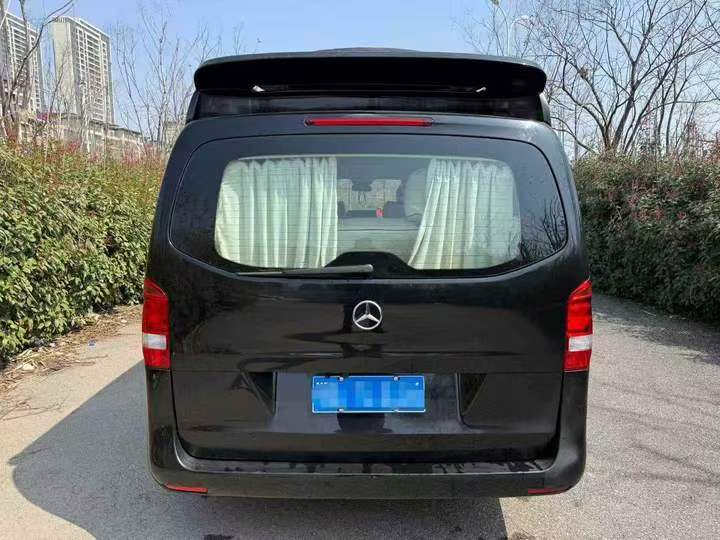 宜昌21年奔驰威霆8