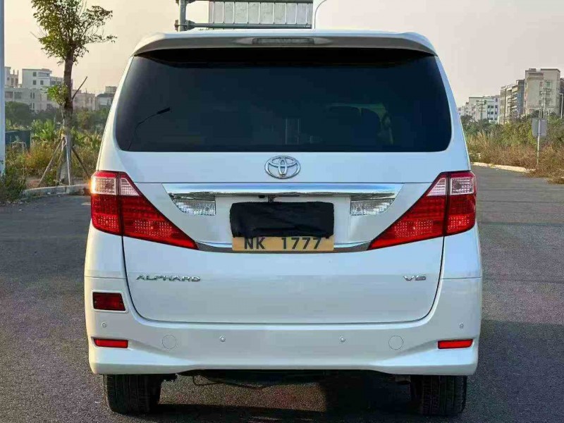 韶關11年豐田埃爾法9