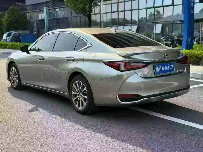 深圳23年雷克萨斯ES9