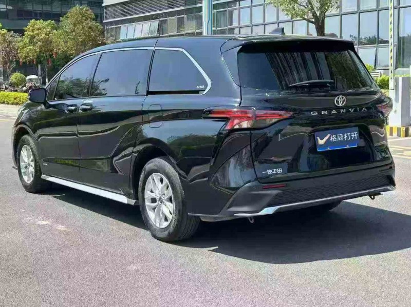 江门24年丰田塞纳4