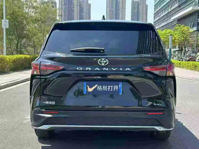 江门24年丰田塞纳9