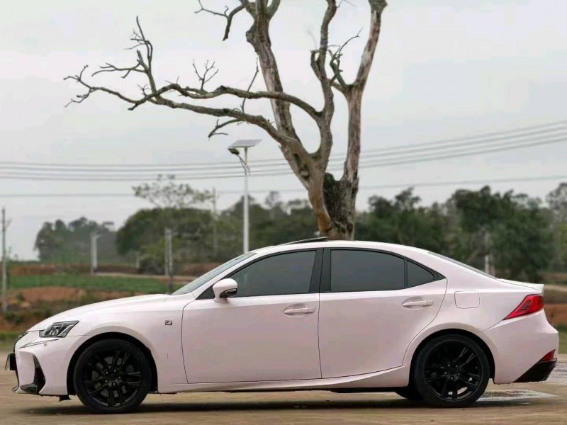 湛江19年雷克萨斯IS6