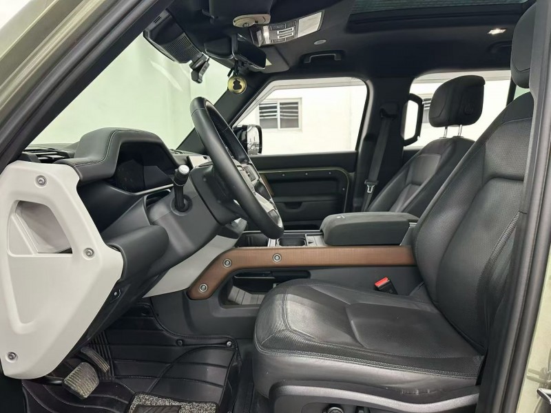 唐山23年路虎卫士4