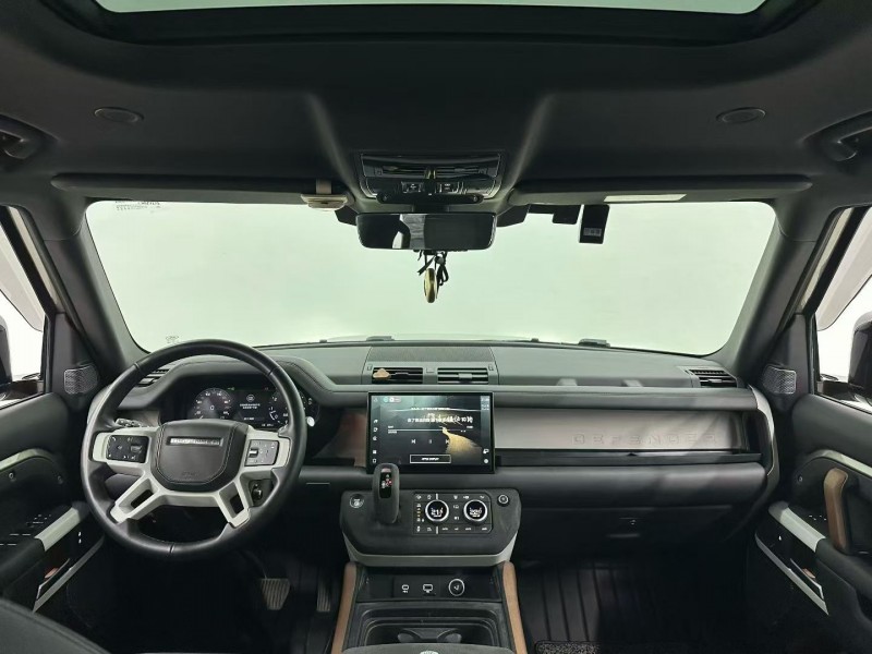 唐山23年路虎卫士5