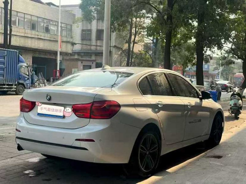 东莞19年宝马1系7