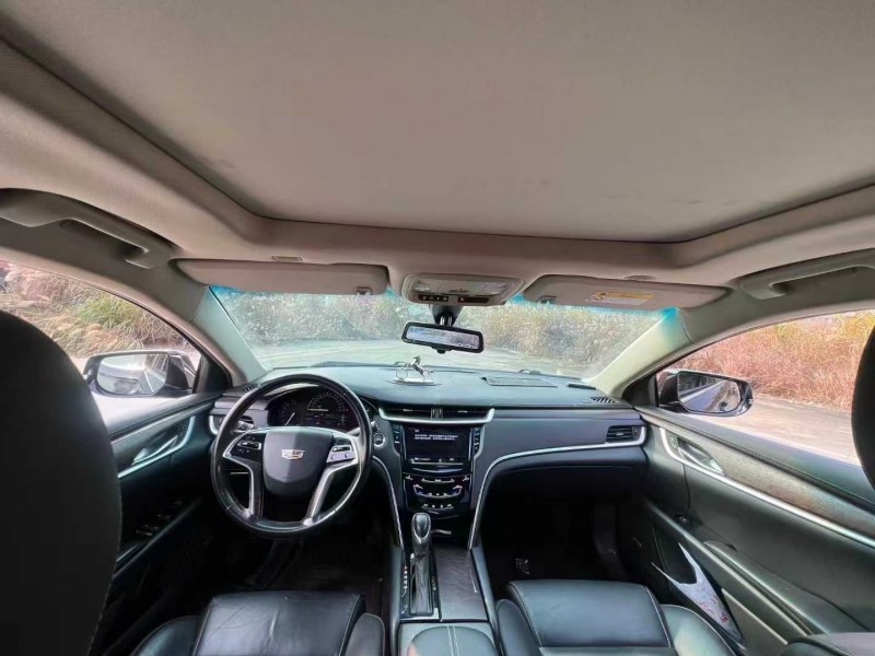 张家界18年凯迪拉克CT64