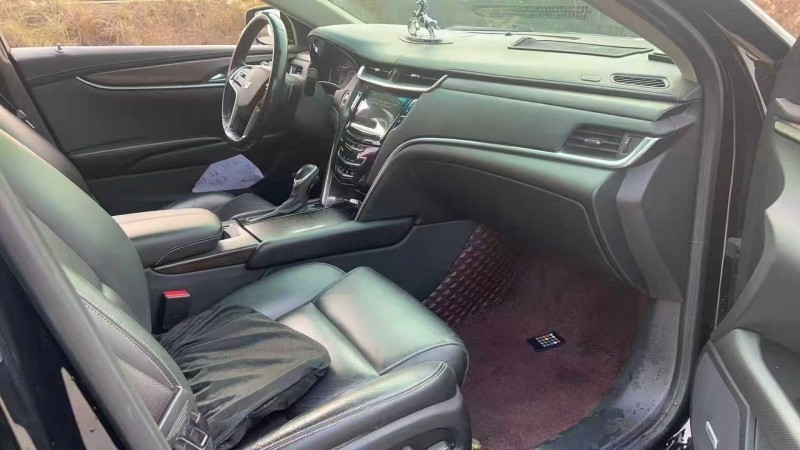 张家界18年凯迪拉克CT66