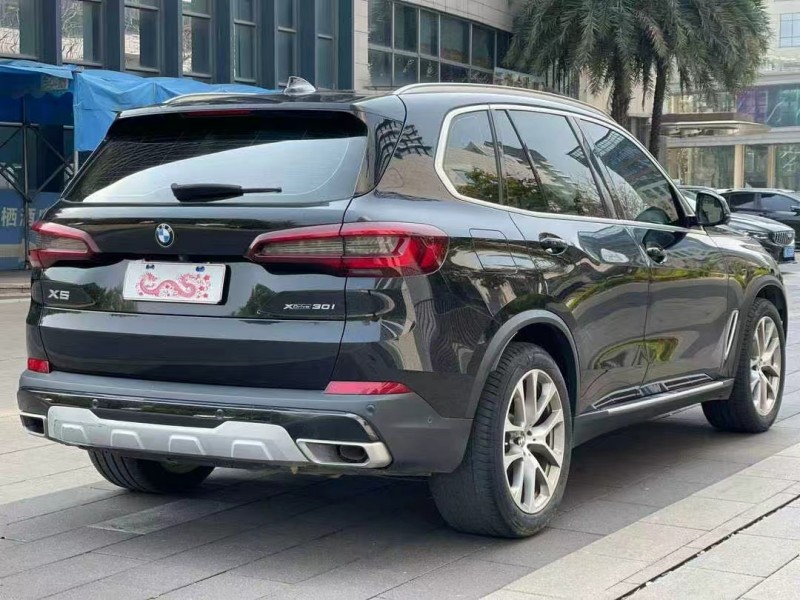 佛山21年寶馬X58