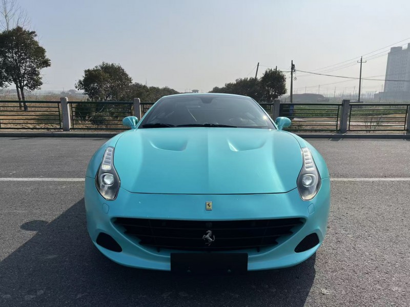 鹽城15年法拉利California T1