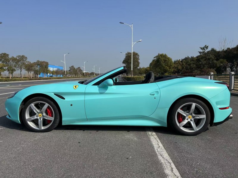 鹽城15年法拉利California T7
