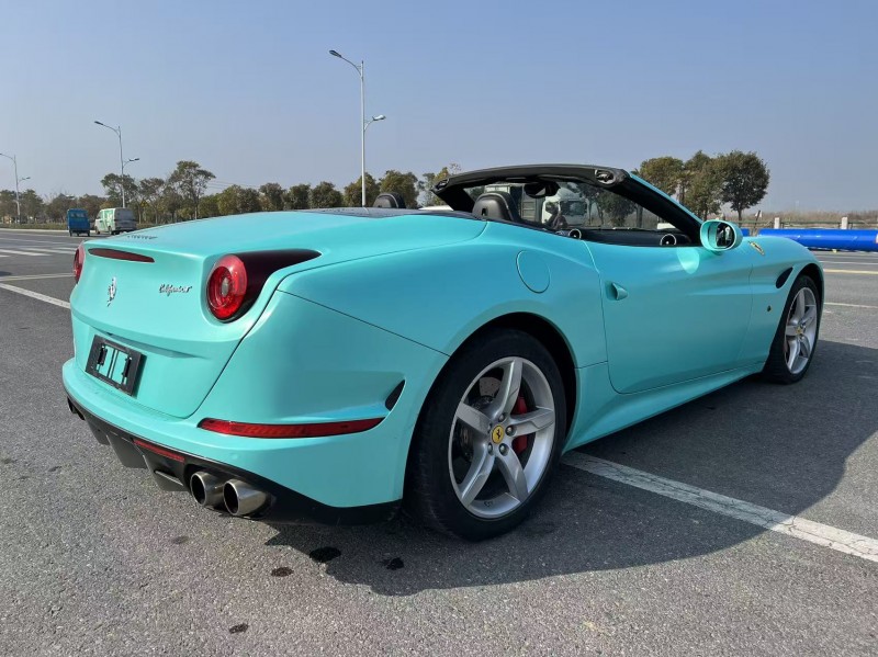 鹽城15年法拉利California T8