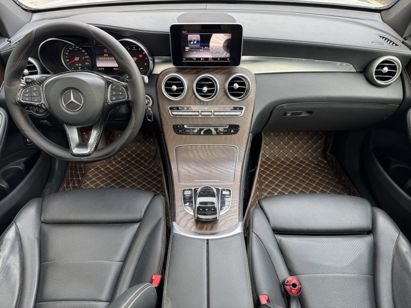 济宁19年奔驰GLC4