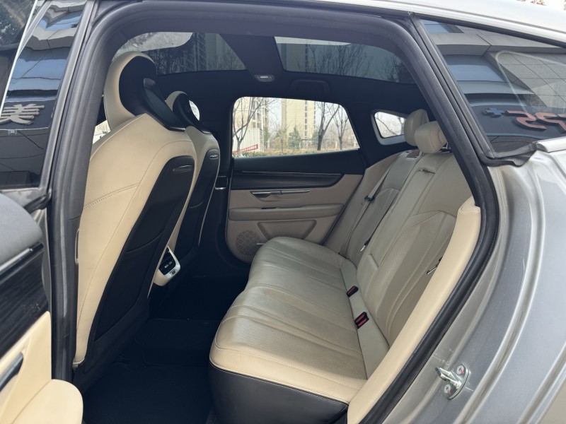 济宁23年小鹏汽车p76