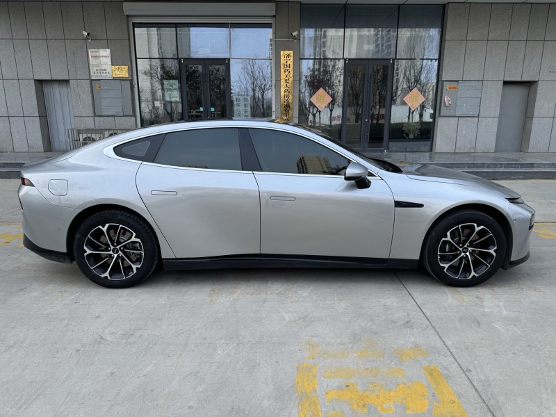 济宁23年小鹏汽车p78