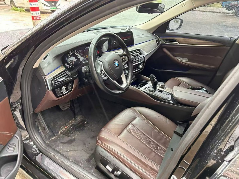 陽江19年寶馬5系7