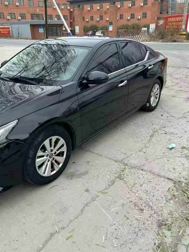 保定22年日产天籁3