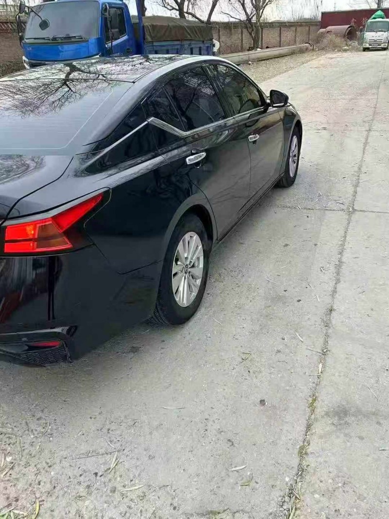 保定22年日产天籁8