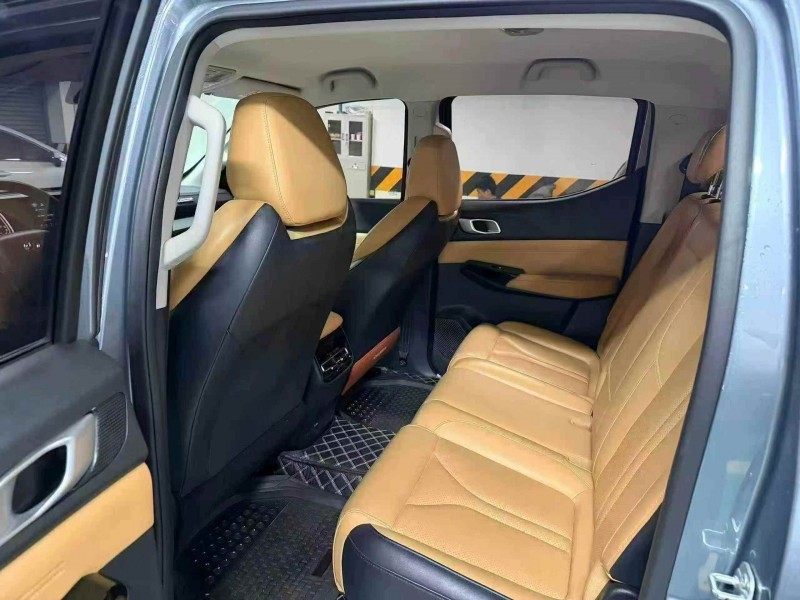 成都23年长安汽车览拓者6