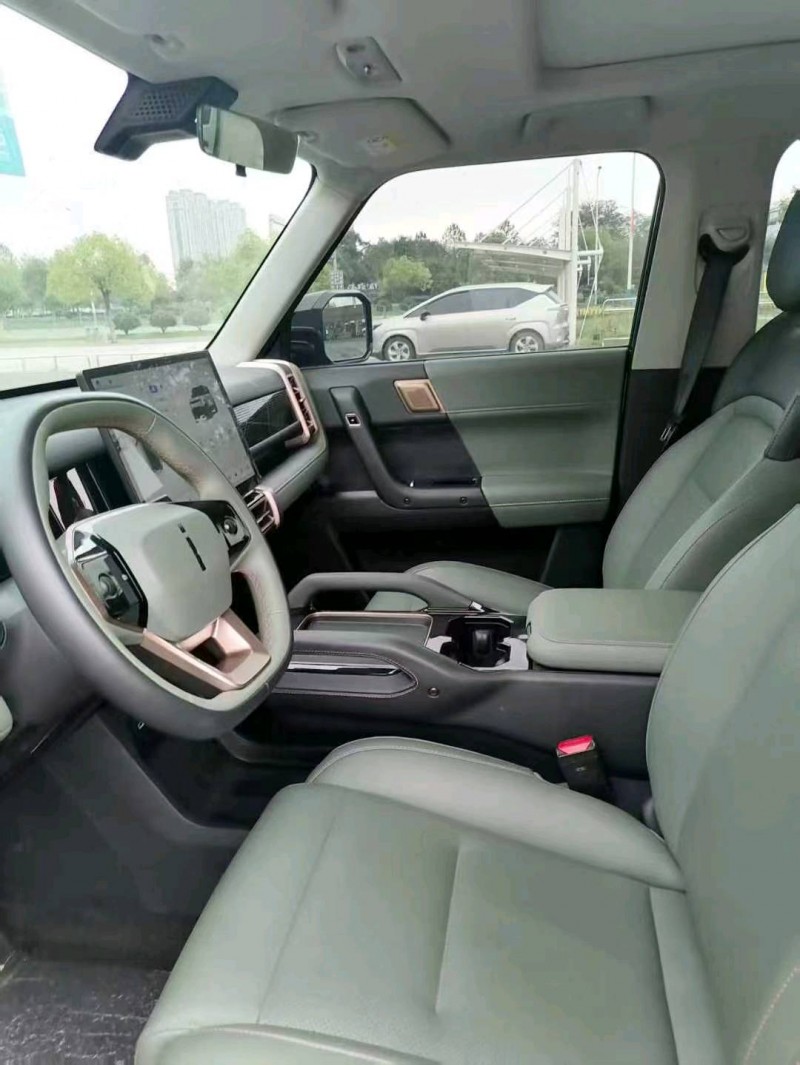 绍兴24年奇瑞ICAR4