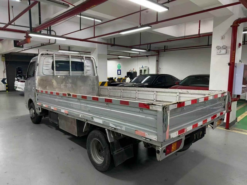 成都23年五菱汽车新卡8