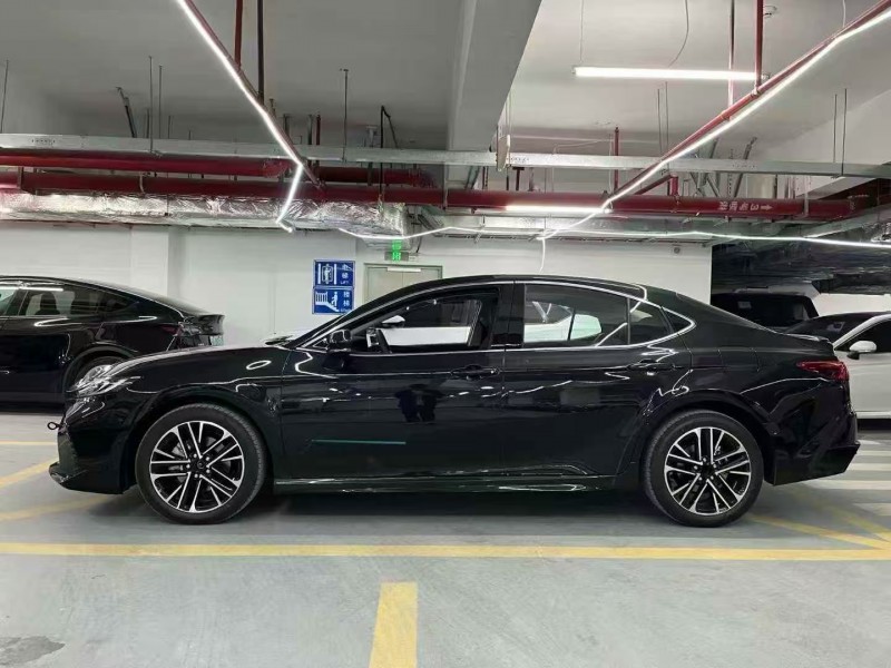 廣州26年豐田凱美瑞7