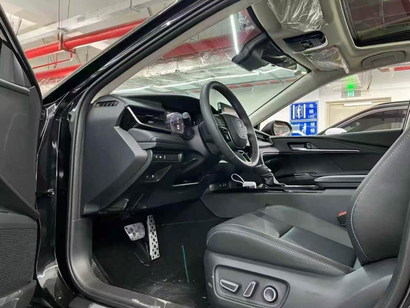 廣州26年豐田凱美瑞8