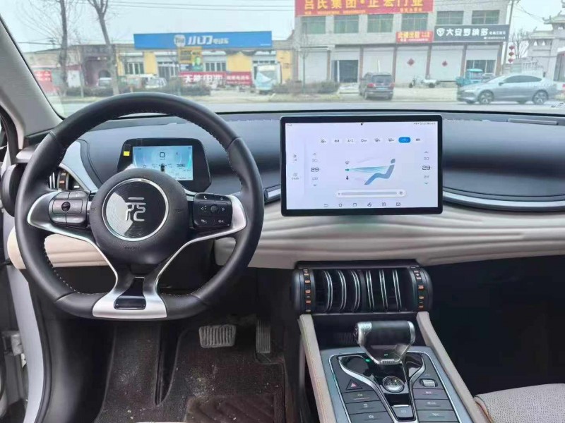 保定25年比亚迪元5