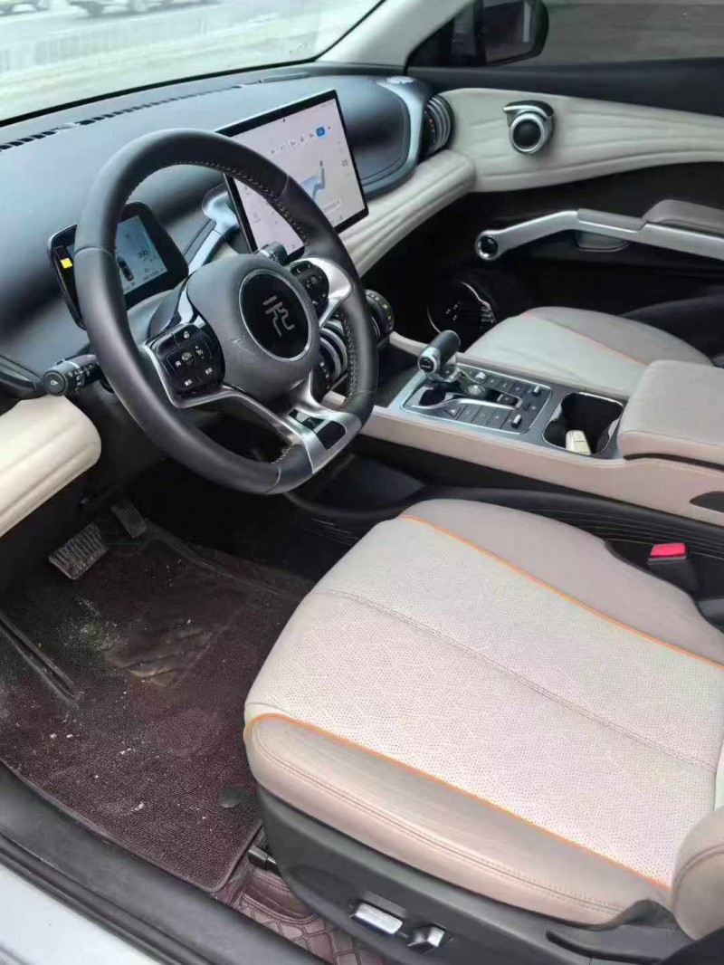 保定25年比亚迪元6