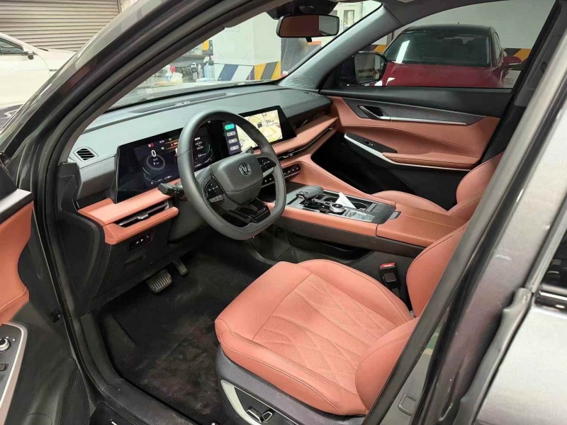 成都24年长安汽车CS754