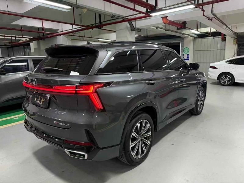 成都24年长安汽车CS757