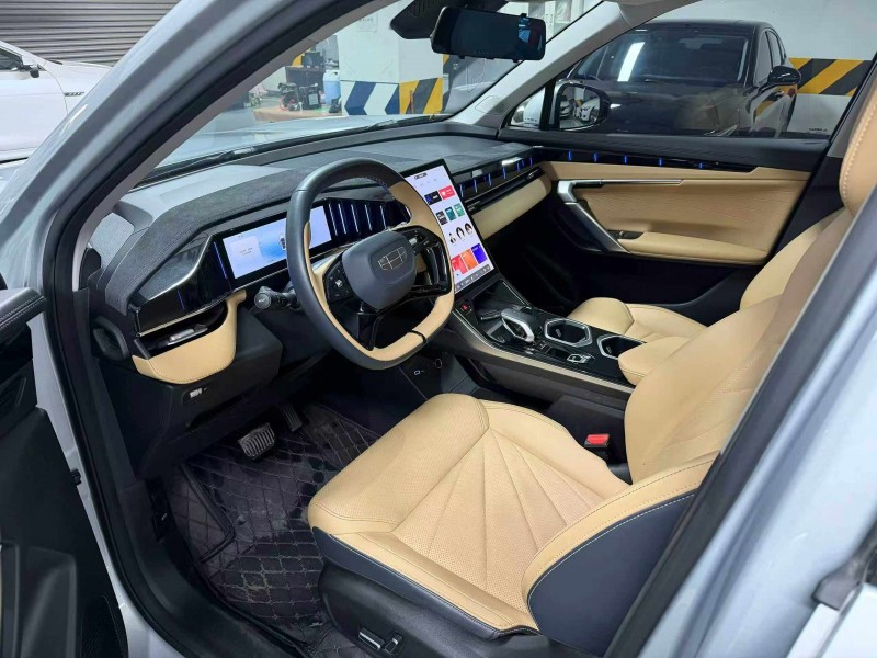 成都24年吉利博越4