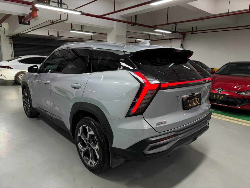 成都24年吉利博越6