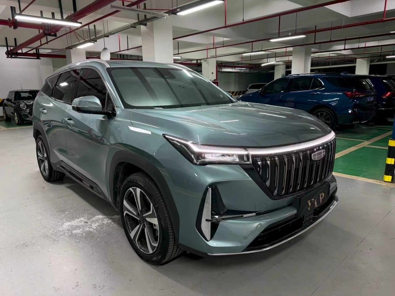 成都25年吉利博越2