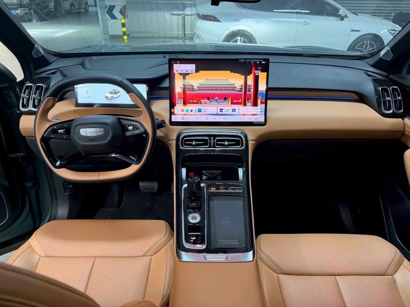 成都25年吉利博越5