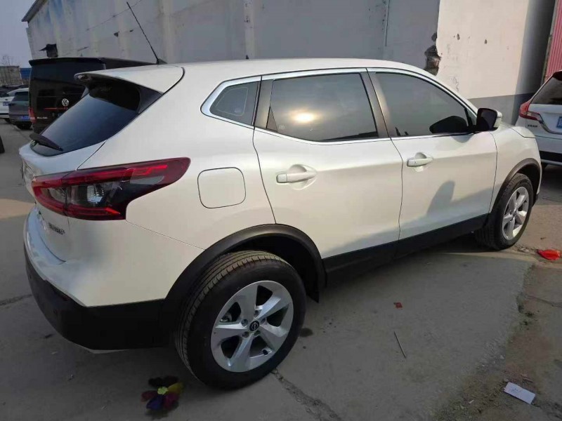 保定23年日产逍客7