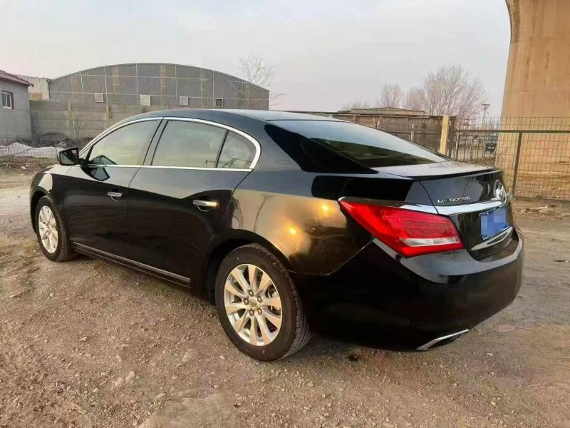 保定15年别克君越8