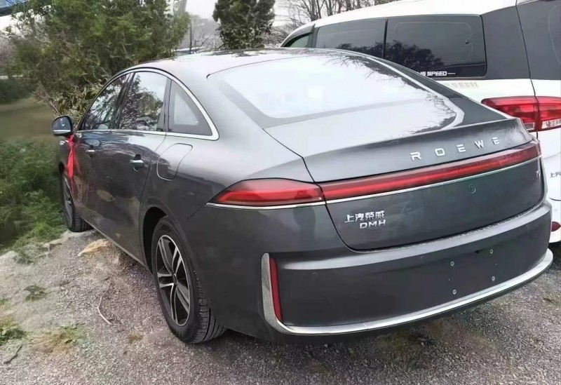 安顺26年荣威D75