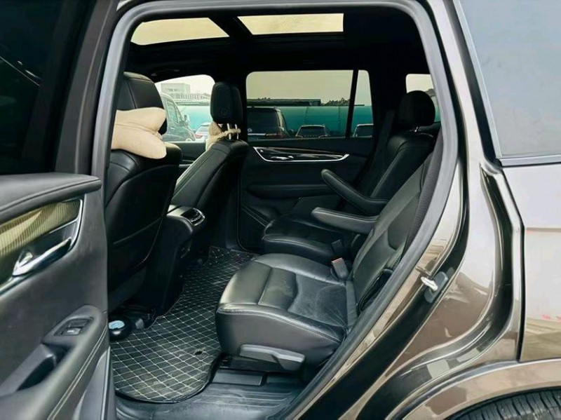 東莞20年凱迪拉克XT65