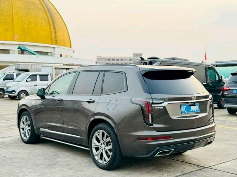 東莞20年凱迪拉克XT66