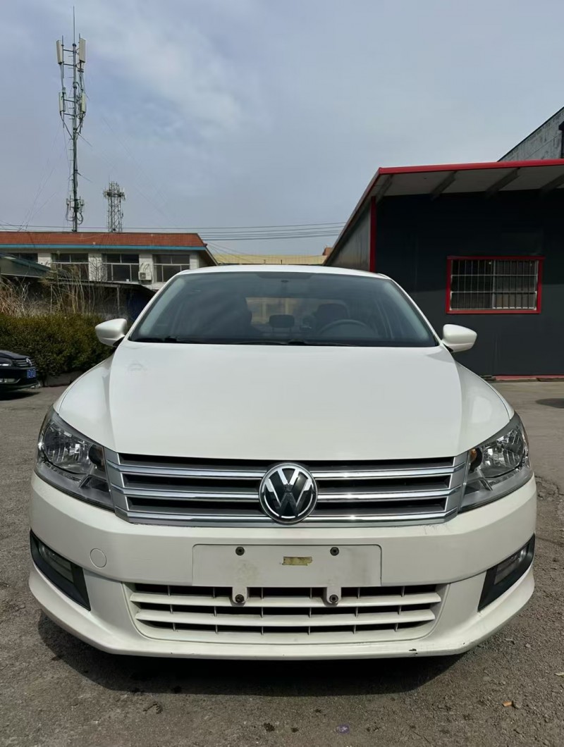 青島16年大眾桑塔納1