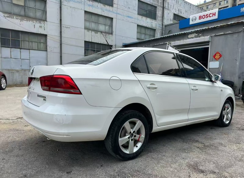 青島16年大眾桑塔納7