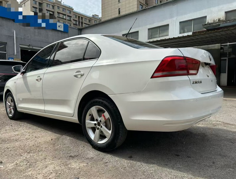 青島16年大眾桑塔納8