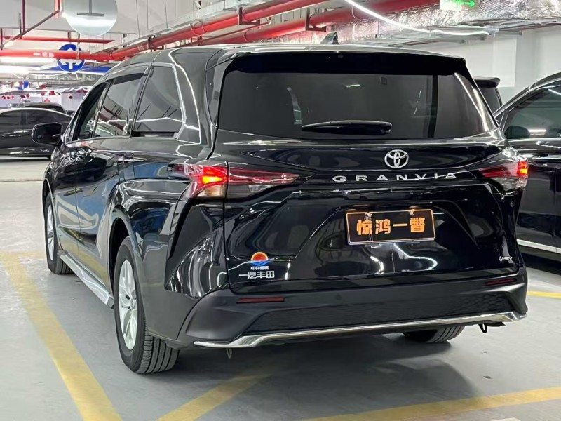 廣州25年豐田格瑞維亞8