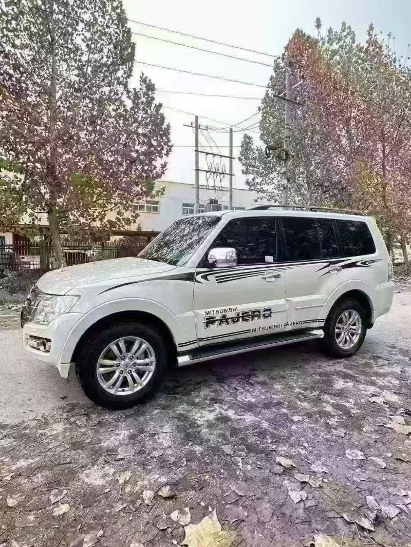 济宁20年三菱帕杰罗2