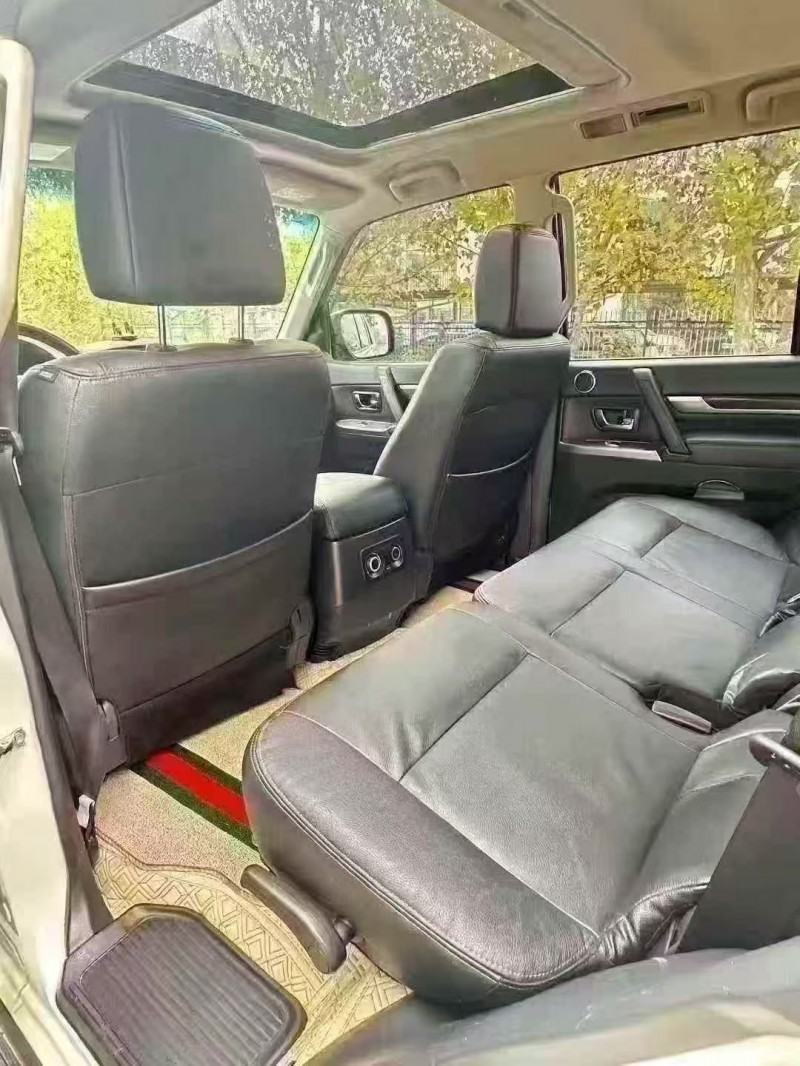 济宁20年三菱帕杰罗6