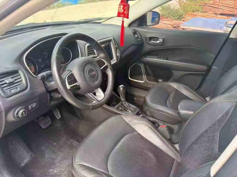 汕頭18年Jeep指南者3